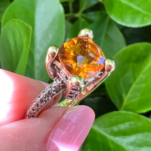 VINTAGE  DESIGNER 14K YELLOW GOLD CHECKERBOARD CUT CITRINE PAVE DIAMOND RING - Picture 2 of 16
